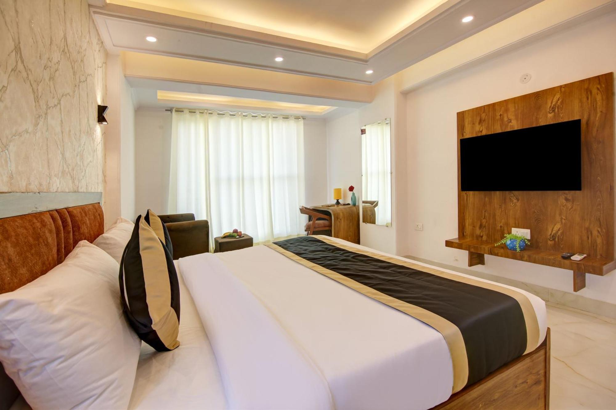 Hotel The Emporio Grand Near Vaishali Metro Station Ghaziabad Εξωτερικό φωτογραφία