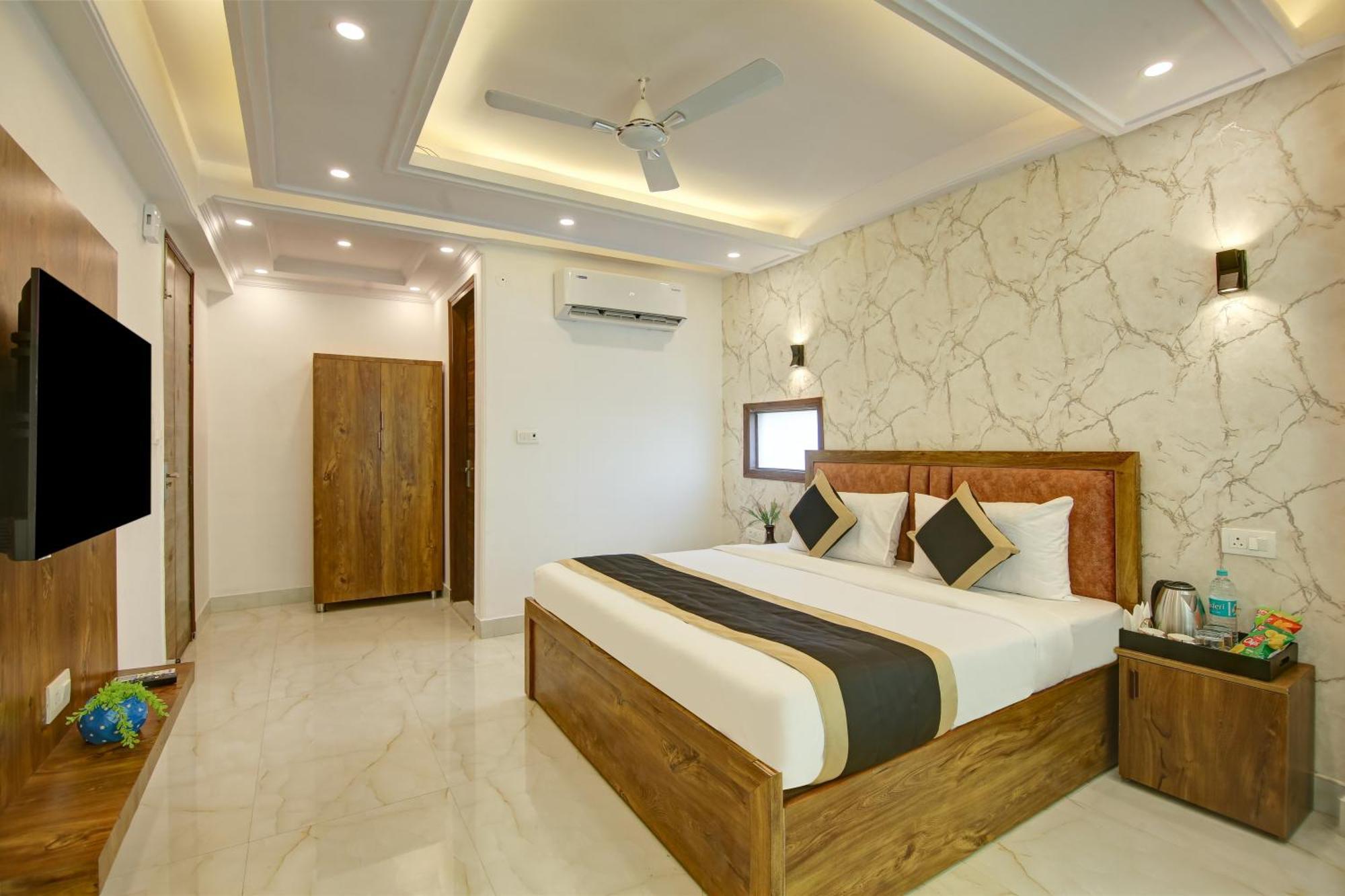 Hotel The Emporio Grand Near Vaishali Metro Station Ghaziabad Εξωτερικό φωτογραφία
