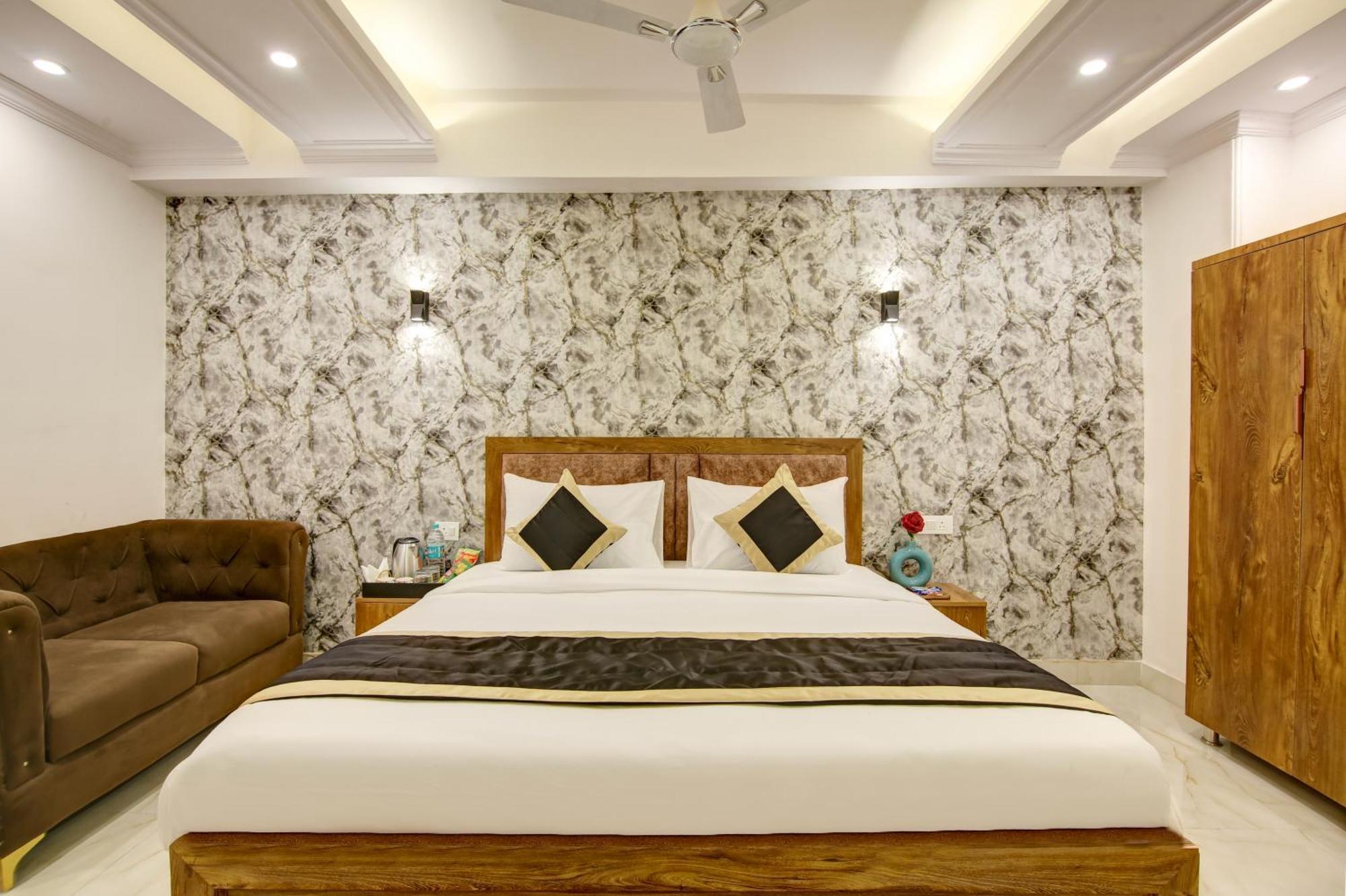 Hotel The Emporio Grand Near Vaishali Metro Station Ghaziabad Εξωτερικό φωτογραφία