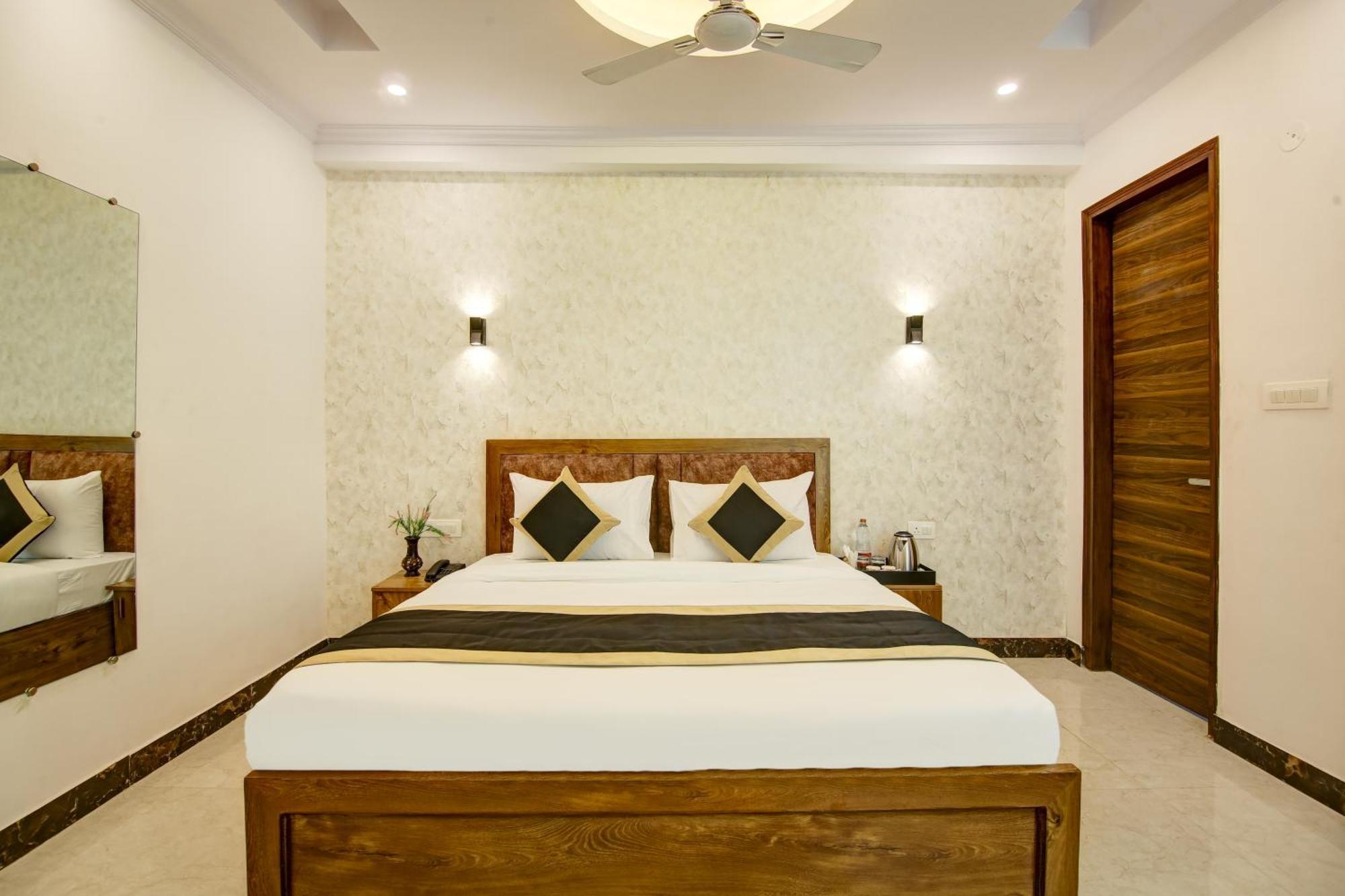 Hotel The Emporio Grand Near Vaishali Metro Station Ghaziabad Εξωτερικό φωτογραφία