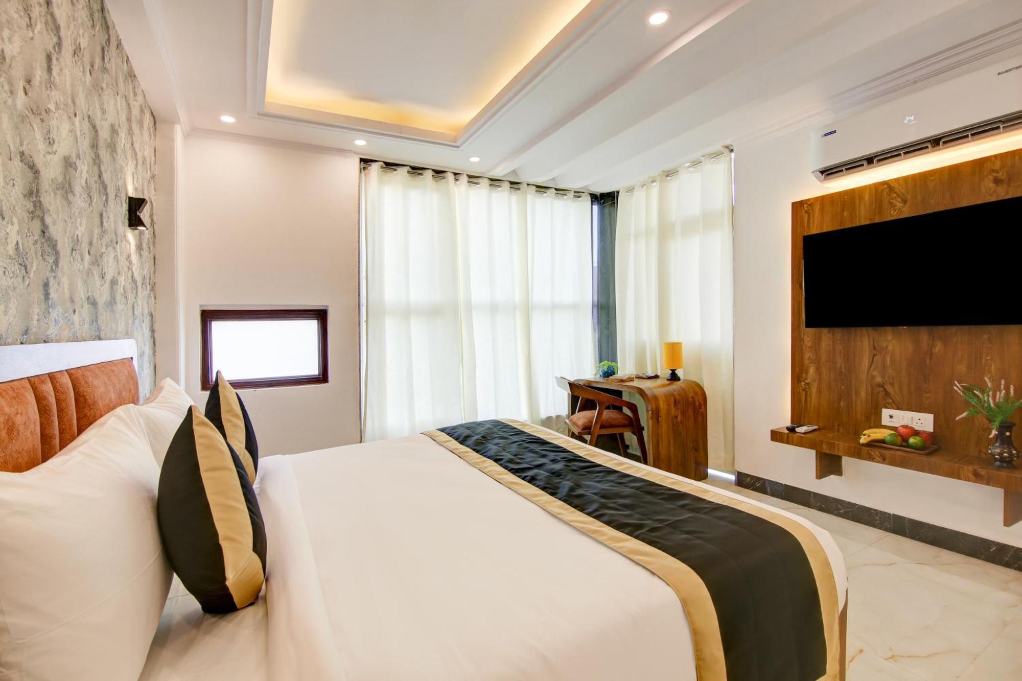 Hotel The Emporio Grand Near Vaishali Metro Station Ghaziabad Εξωτερικό φωτογραφία