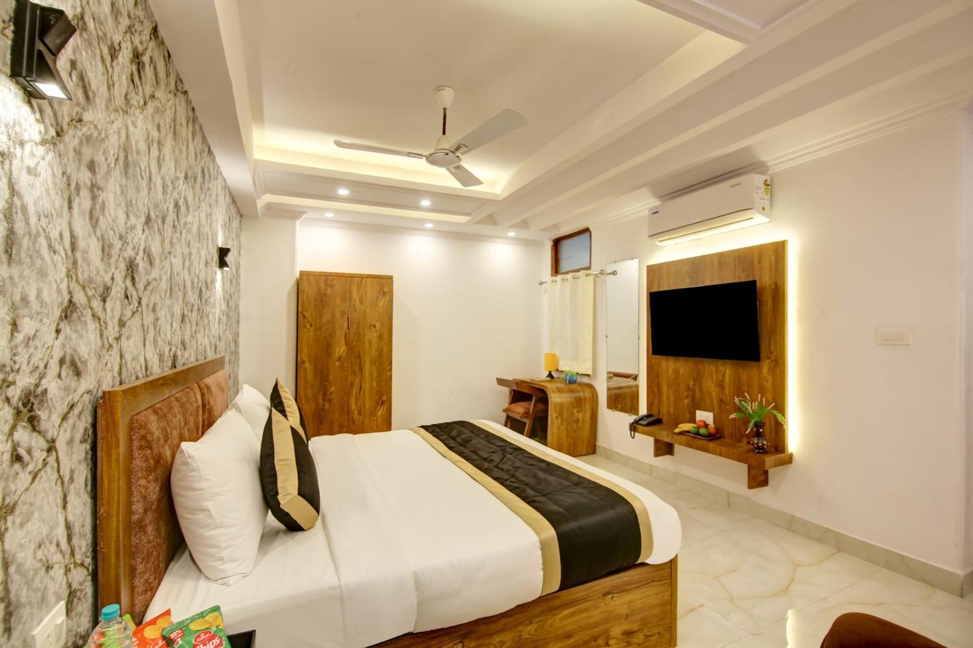 Hotel The Emporio Grand Near Vaishali Metro Station Ghaziabad Εξωτερικό φωτογραφία