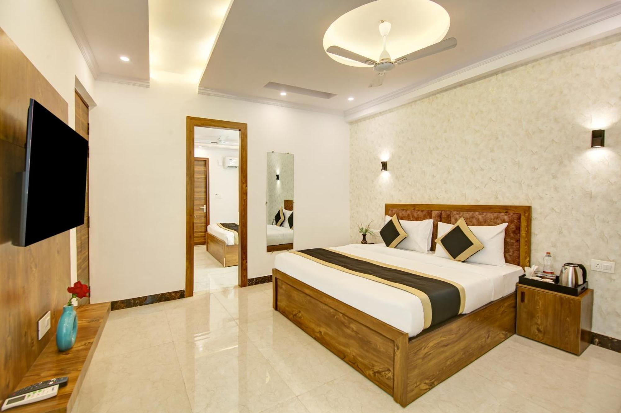 Hotel The Emporio Grand Near Vaishali Metro Station Ghaziabad Εξωτερικό φωτογραφία