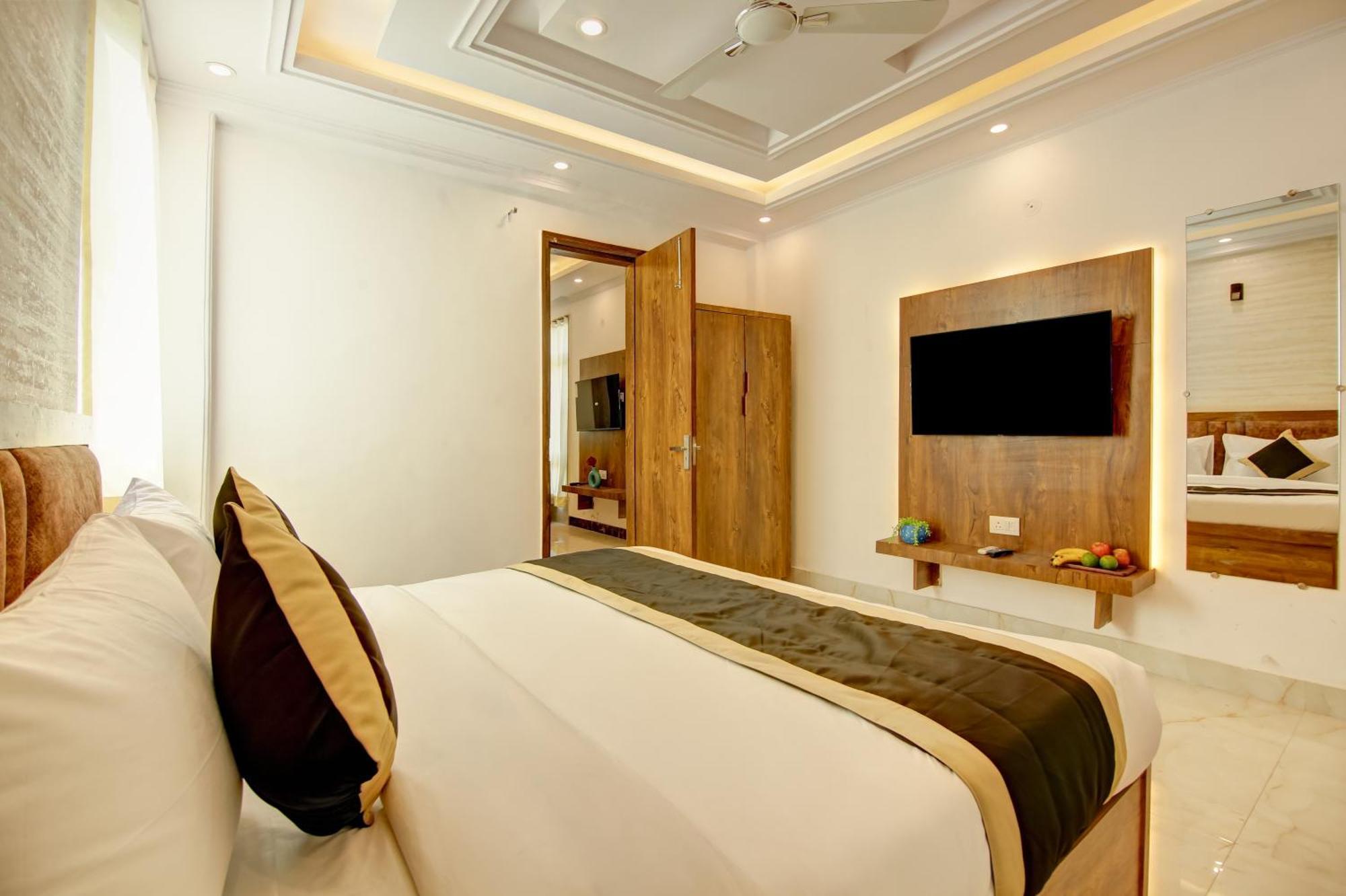 Hotel The Emporio Grand Near Vaishali Metro Station Ghaziabad Εξωτερικό φωτογραφία