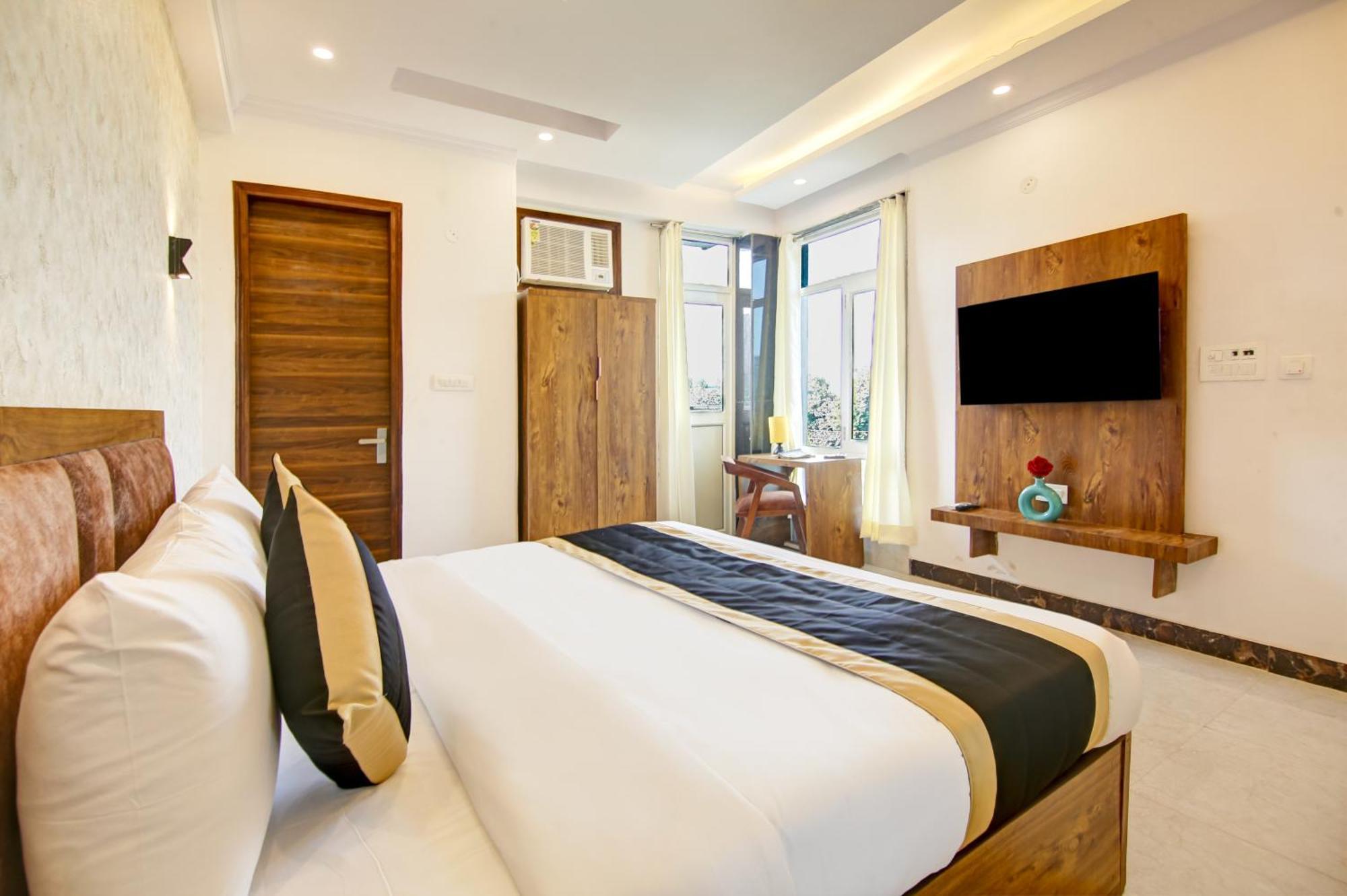 Hotel The Emporio Grand Near Vaishali Metro Station Ghaziabad Εξωτερικό φωτογραφία