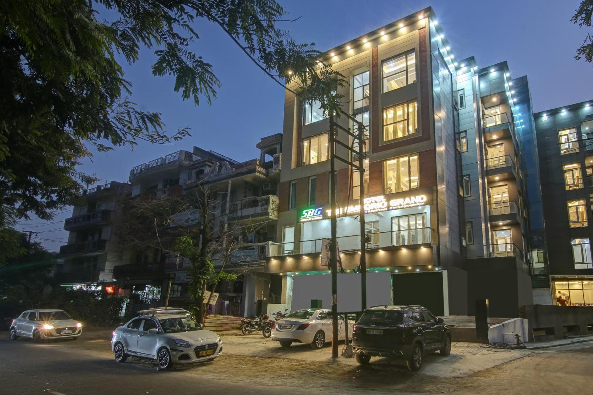 Hotel The Emporio Grand Near Vaishali Metro Station Ghaziabad Εξωτερικό φωτογραφία